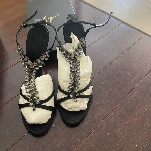 GIUSEPPE ZANOTTI HEELS - Picture 2 of 9